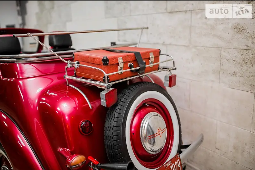 Три найефектніші ретроавто, які продають в Україні: ціни і фото